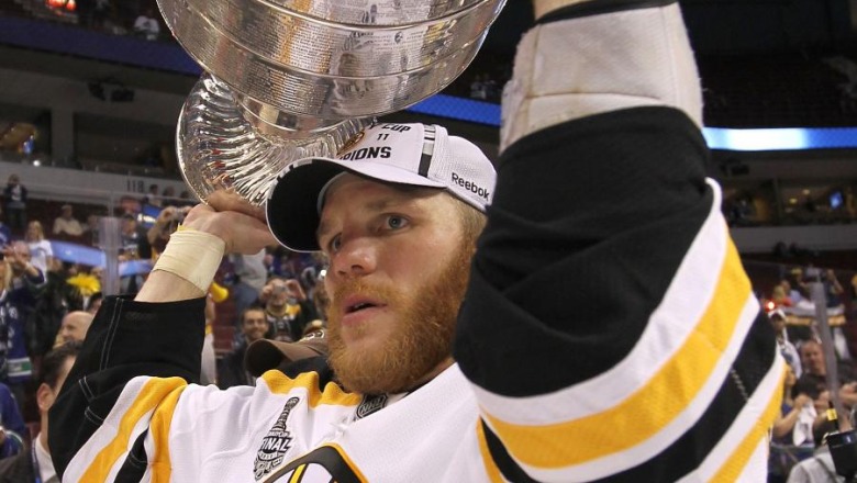 Shawn Thornton with Stanley Cup as Bruin