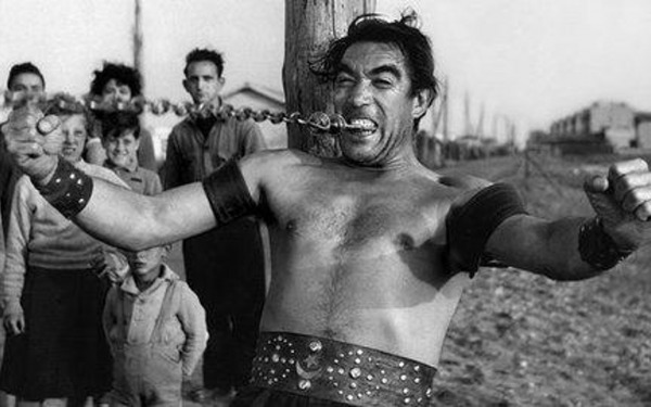 An image from Fellini's La strada