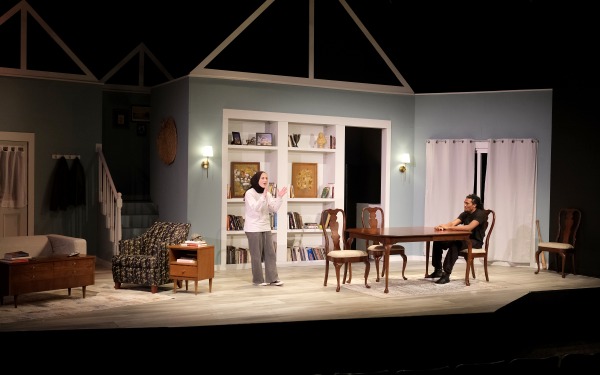 American Underground inside house and dining room set with actors