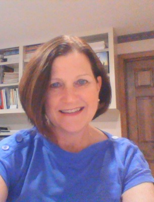 Annette Sullivan selfie headshot