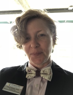 Lisa Moison headshot/selfie