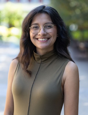 Karina Calvo headshot Alumni 