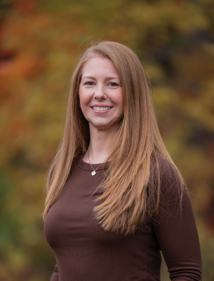 Headshot of Heather Wironen nursing faculty outside in fall.