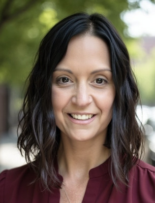 Angela Marini headshot.