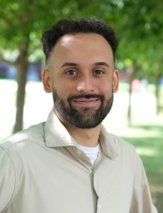 Head shot of Eliezer Rivera from Admissions outside