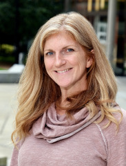 Headshot of Lauren O'Brien from Counseling.