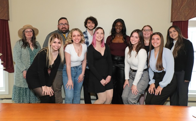 Group of psi chi honor students in presidents hall