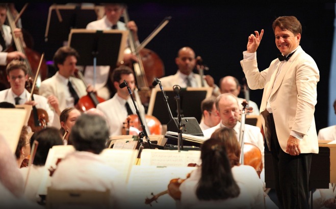 Keith Lockhart and the Boston Pops orchestra