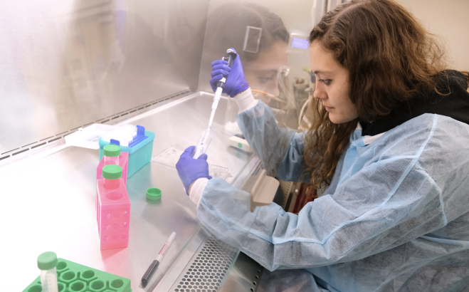 Student Stephanie Pelletier in laboratory doing research