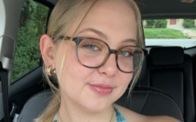 Abby Phelps ACT tutor selfie in car