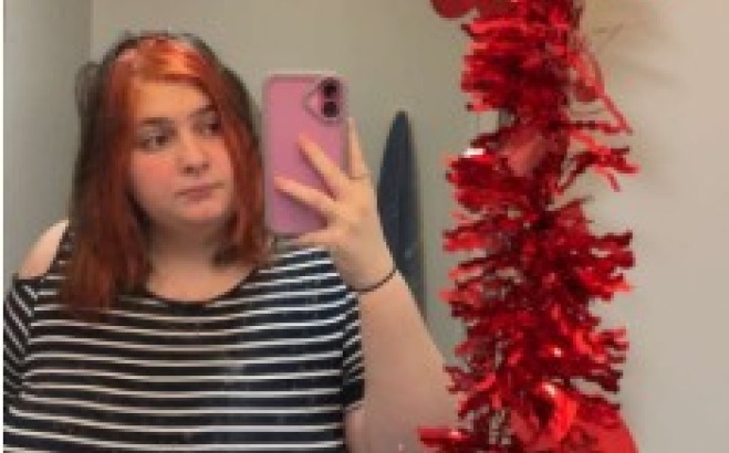 Julia LeGault ACT mirror selfie.