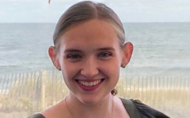 Sarah Whittier ACT tutor outside at the beach.