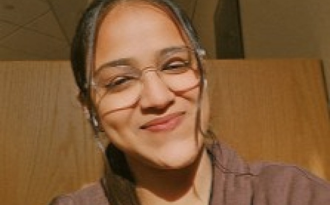 Vanshika Patel ACT tutor selfie.