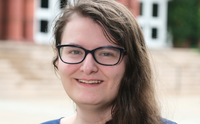 Headshot of Anna McEnaney from SU SUCCESS office.