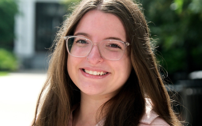 Headshot of Hailey Finn SU SUCCESS coach.