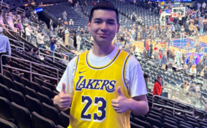 Julio Guerrero Cano at basketball game.