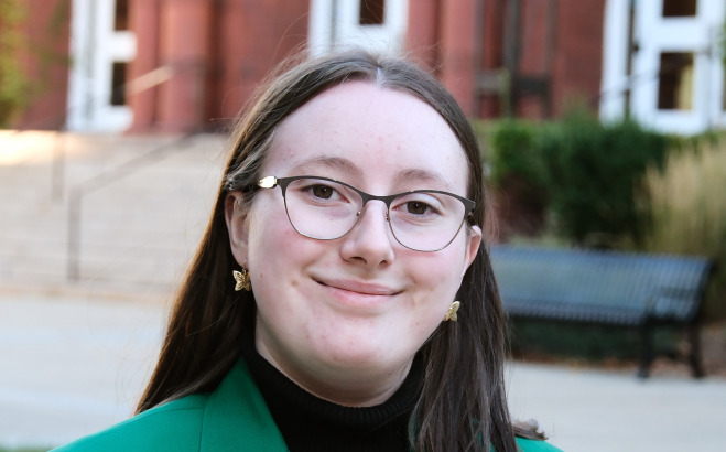 Headshot of Veronica Barton Presidential Ambassador.