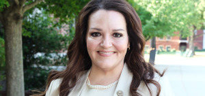 President Donna Hodge headshot outside.