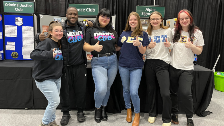 Students giving thumbs up Future Falcon Day March 18 2023