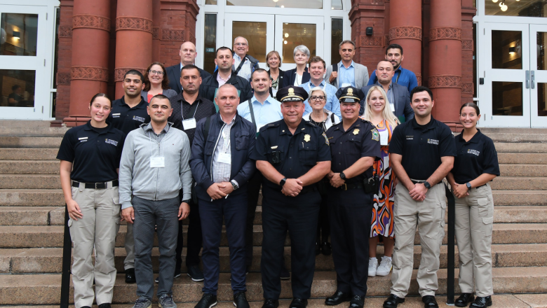 Visitors from the Srpska Republic on Thompson steps