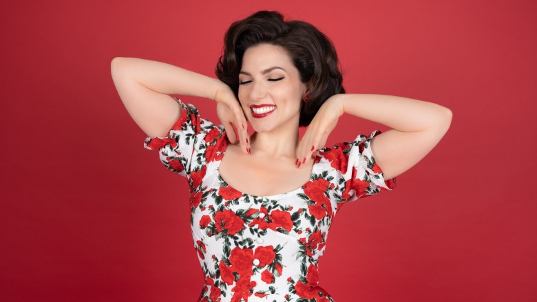 Publicity photo of singer Vanessa Racci