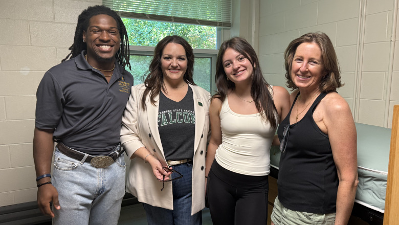 First Look Friday with Donna Hodge inside a dorm room 