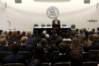 Professor Paul Weizer at Moot Court
