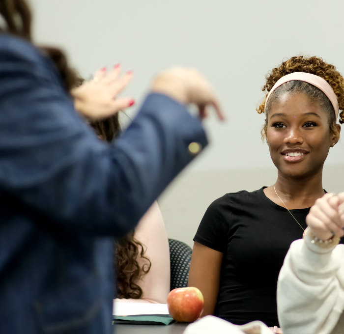 Sizer students in a classroom. 