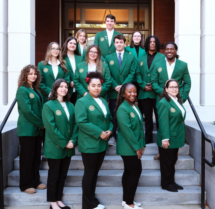 Presidential Ambassadors on the steps of Miller Hall. 