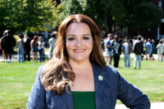 President Donna Hodge headshot outside on quad.