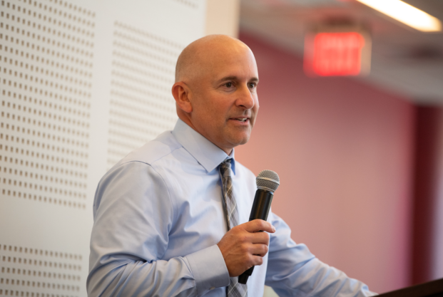 Bill Mastrangelo '98 speaks at Hall of Fame induction in 2024